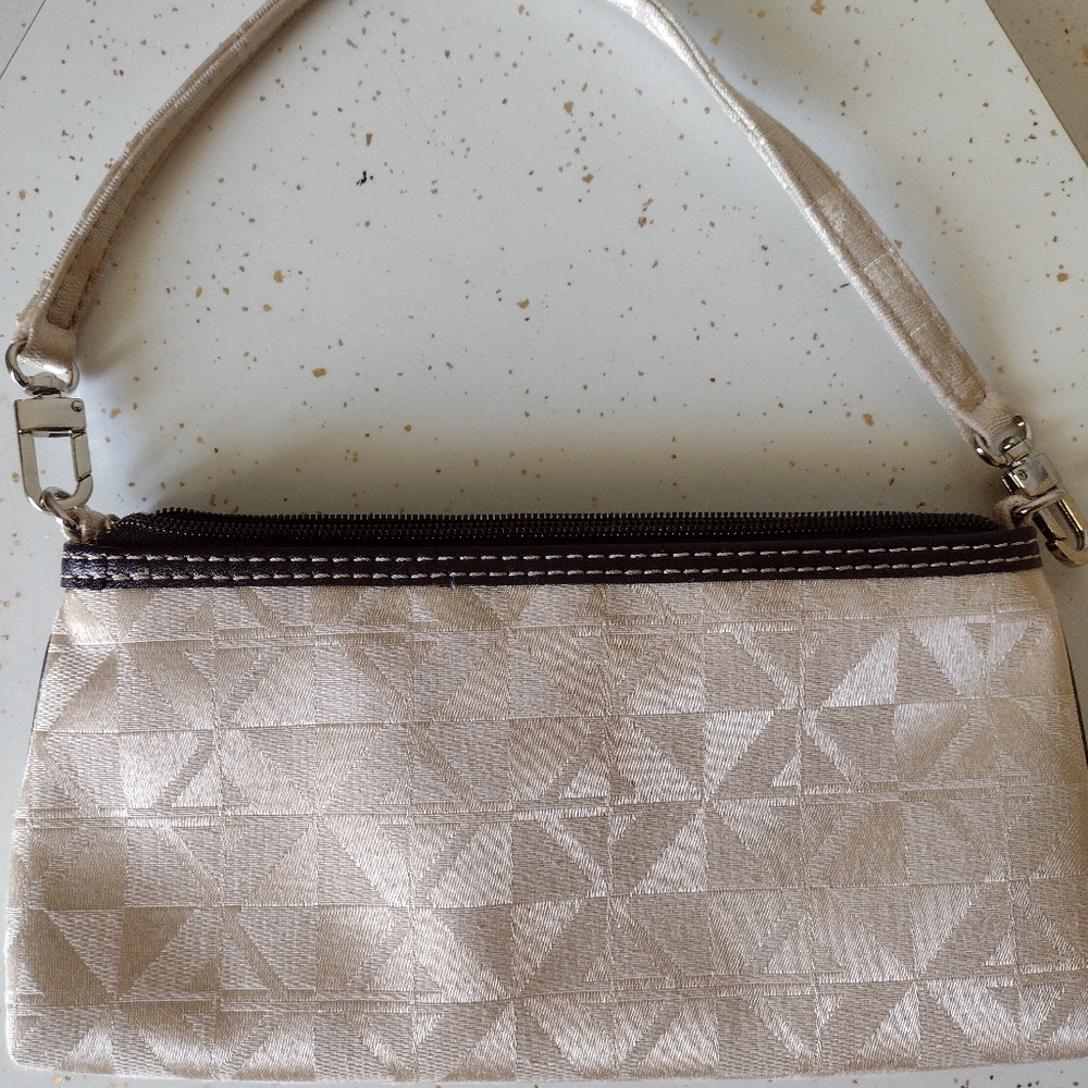 Maxx New York Clutch Handbag Purse w Removable Carry Strap